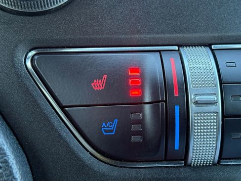 Used 2023 Ford Mustang Premium image 4