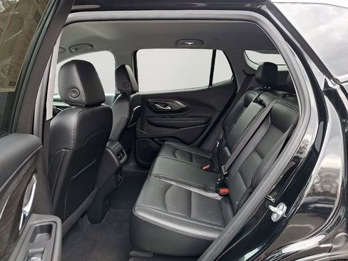 Used 2024 GMC Terrain SLT image 8