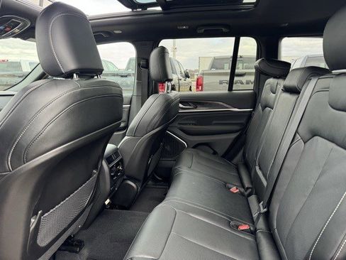 New 2026 Jeep Grand Cherokee Limited Reserve image 32