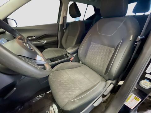 Used 2021 Nissan Kicks SV FWD image 12