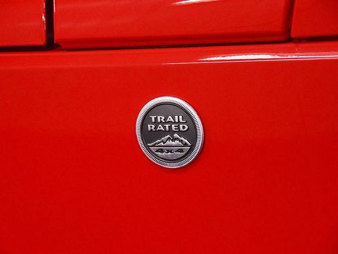 Used 2017 Jeep Wrangler Sahara w/ Dual Top Group AWD/4WD image 14