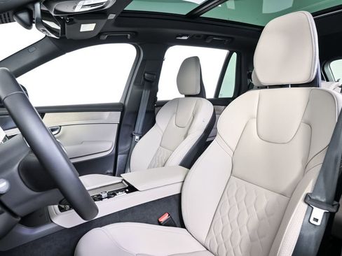 Used 2026 Volvo XC90 B6 Plus w/ Protection Package Premier image 7