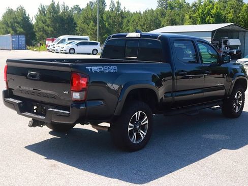 Used 2019 Toyota Tacoma TRD Sport AWD/4WD image 7