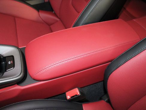 Used 2026 Porsche 911 Carrera image 36