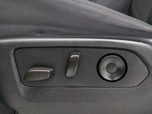 Used 2021 Chevrolet Suburban LS image 25