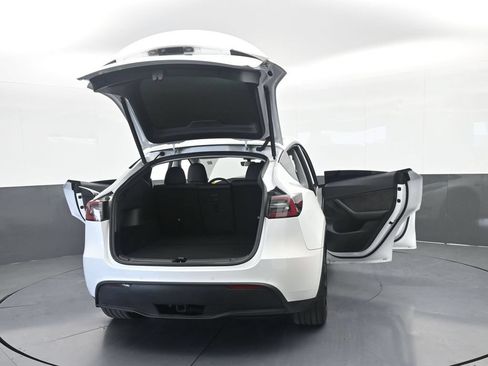 Used 2022 Tesla Model Y Long Range AWD/4WD image 73