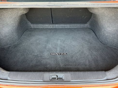 Used 2025 Nissan Sentra SR FWD image 13