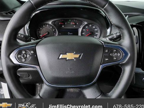 Used 2023 Chevrolet Traverse LT FWD image 8