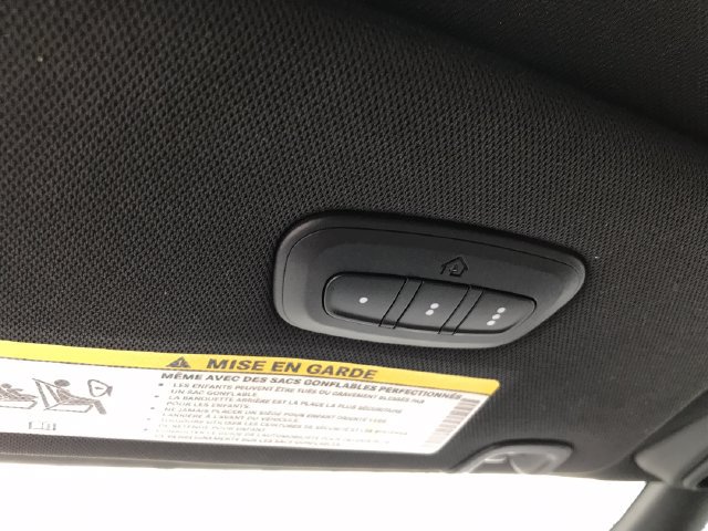 Used 2025 Chrysler Pacifica Limited FWD image 10