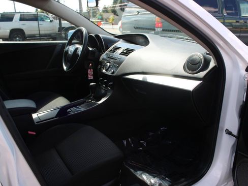 Used 2013 MAZDA MAZDA3 i Sport FWD image 8