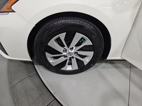Certified 2025 Nissan Altima 2.5 S FWD image 26