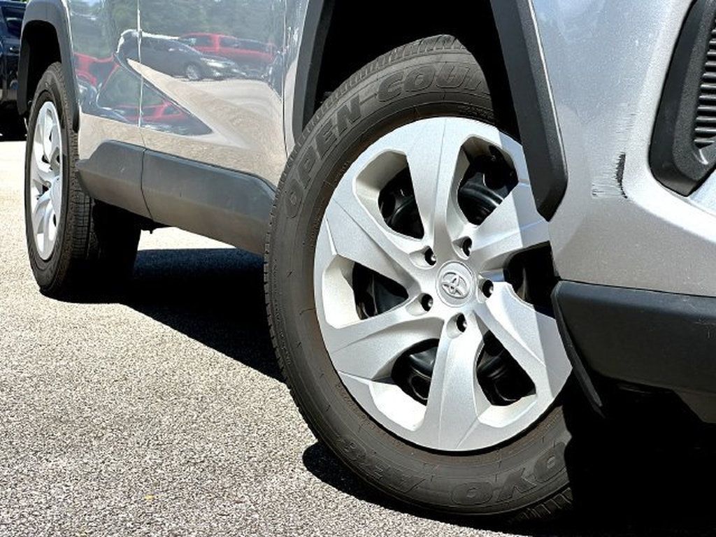 Certified 2025 Toyota RAV4 LE FWD image 2