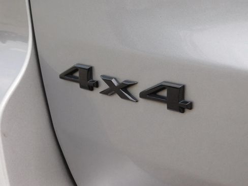 Used 2020 Jeep Grand Cherokee Altitude AWD/4WD image 9