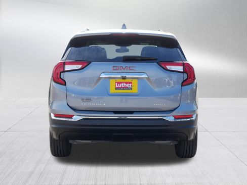 Used 2024 GMC Terrain SLT w/ Infotainment Package II image 6