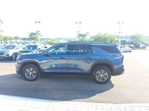 Used 2026 Chevrolet Traverse LT AWD/4WD image 5