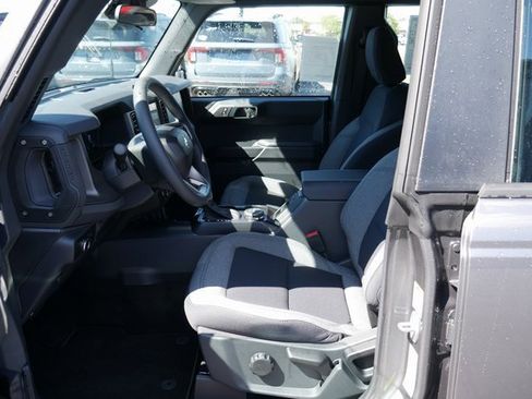 New 2025 Ford Bronco 4-Door image 2