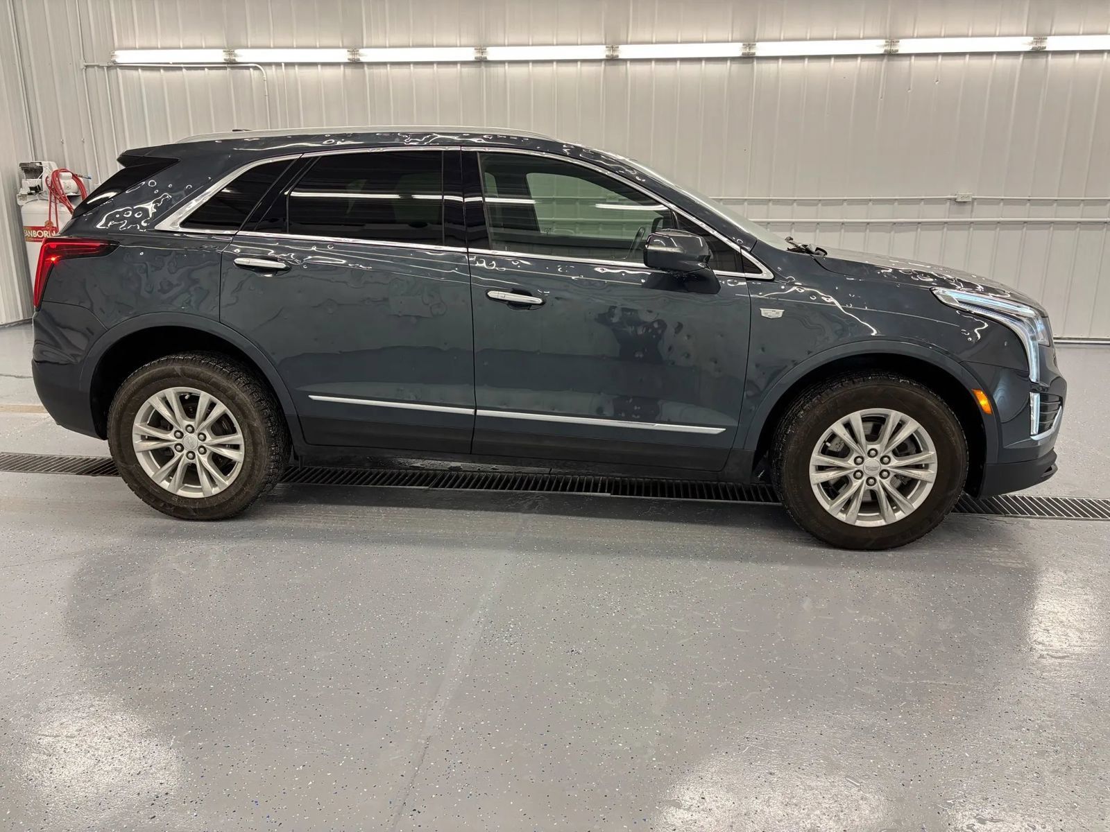 Used 2021 Cadillac XT5 Luxury FWD image 2