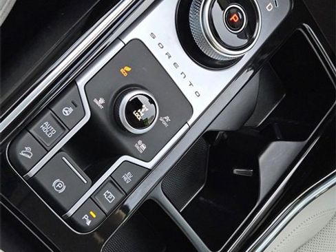 Certified 2023 Kia Sorento SX Prestige image 28