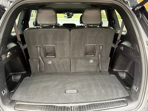 Used 2024 Jeep Grand Cherokee L Laredo image 12