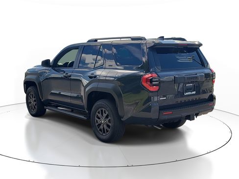 Used 2025 Toyota 4Runner SR5 AWD/4WD image 5