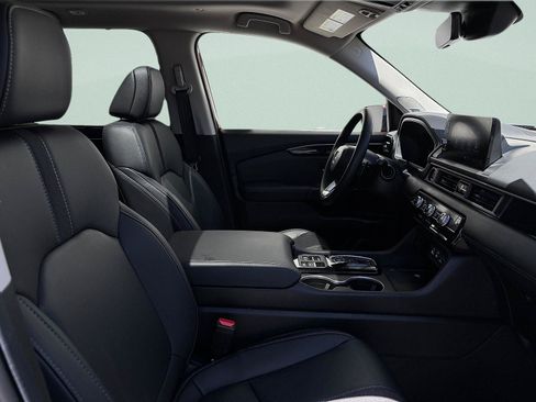 Certified 2025 Honda Pilot Touring image 40