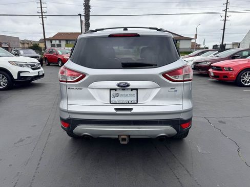 Used 2016 Ford Escape SE w/ SE Leather Comfort Package AWD/4WD image 3