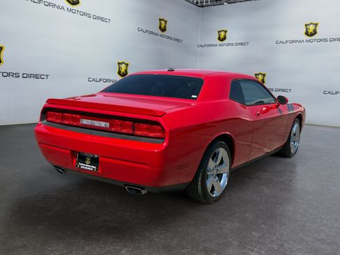 Used 2010 Dodge Challenger R/T w/ Sound Group RWD image 5