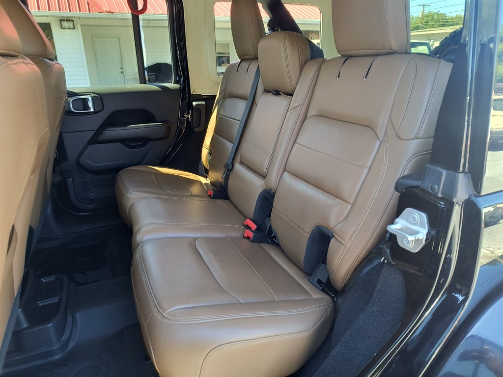 Used 2020 Jeep Wrangler Unlimited Sahara AWD/4WD image 36