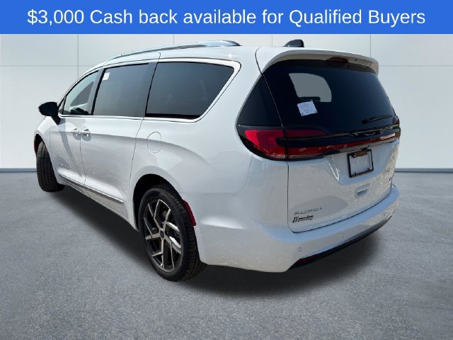 New 2027 Chrysler Pacifica Pinnacle w/ Theater Group AWD/4WD image 2