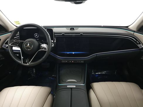 Used 2025 Mercedes-Benz E 350 4MATIC Sedan image 26