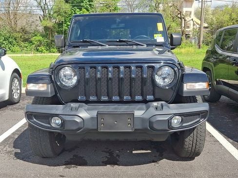 Used 2021 Jeep Wrangler Unlimited Sahara AWD/4WD image 2