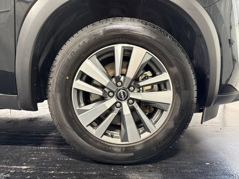 Used 2025 Nissan Pathfinder SL AWD/4WD image 9