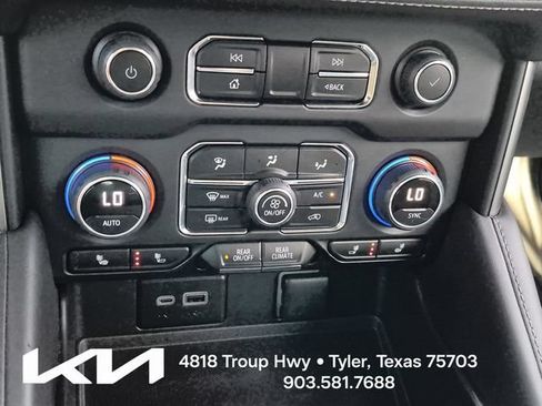 Used 2023 Chevrolet Suburban Z71 w/ Luxury Package AWD/4WD image 47