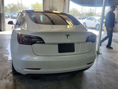 Used 2023 Tesla Model 3 Standard Range image 6
