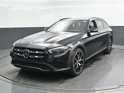 Used 2022 Mercedes-Benz E 450 4MATIC All-Terrain Wagon image 8
