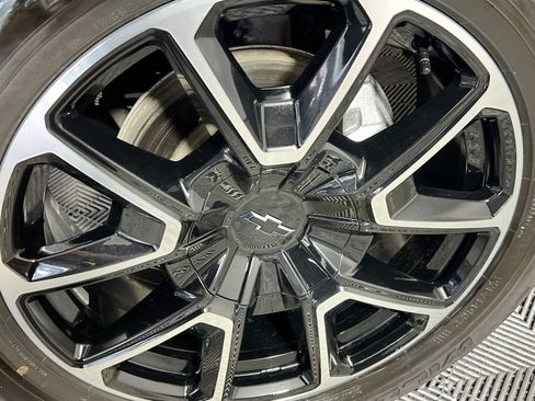 Used 2022 Chevrolet Tahoe RST AWD/4WD image 14