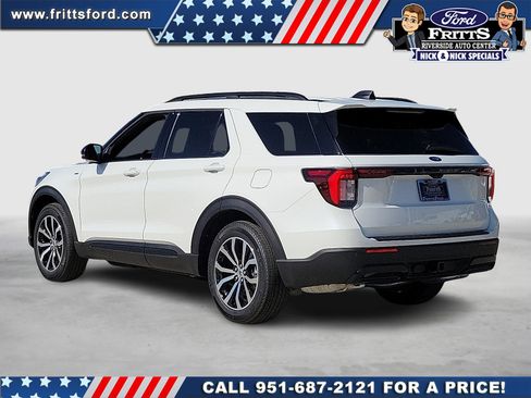 New 2026 Ford Explorer ST-Line RWD image 2
