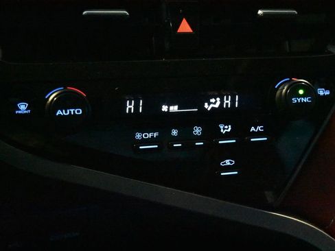 Used 2023 Toyota Camry XSE image 12