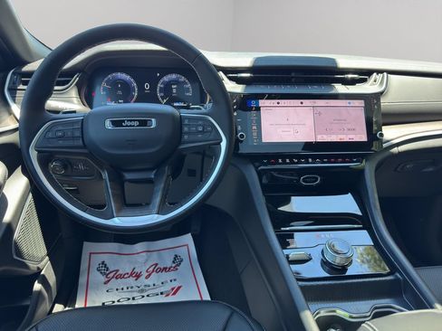 New 2026 Jeep Grand Cherokee L Limited AWD/4WD image 20
