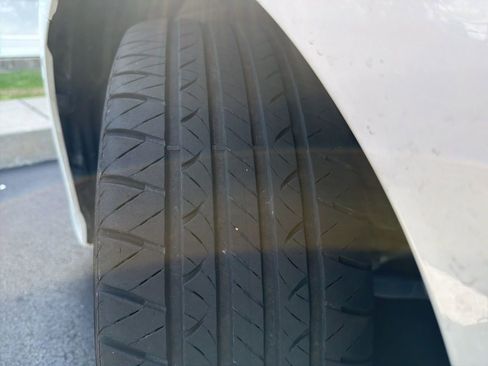 Used 2018 Toyota Prius Four Touring w/ Protection Package image 8