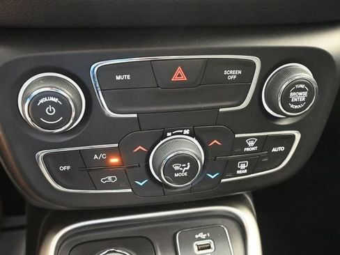 Used 2021 Jeep Compass Sport AWD/4WD image 40
