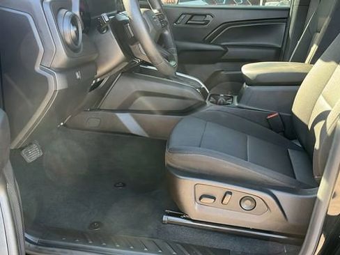 Used 2024 Chevrolet Colorado Trail Boss AWD/4WD image 17