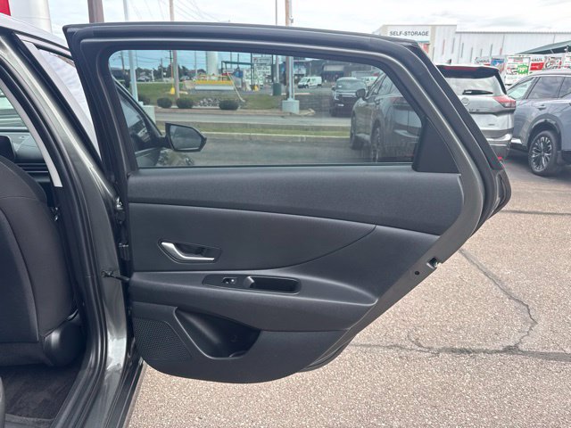 Used 2024 Hyundai Elantra SEL FWD image 17