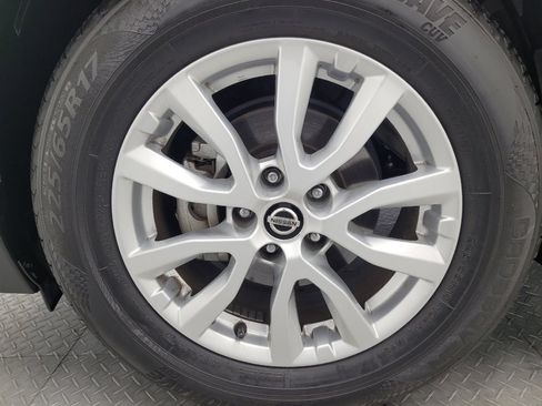 Used 2019 Nissan Rogue S w/ Special Edition Package image 31