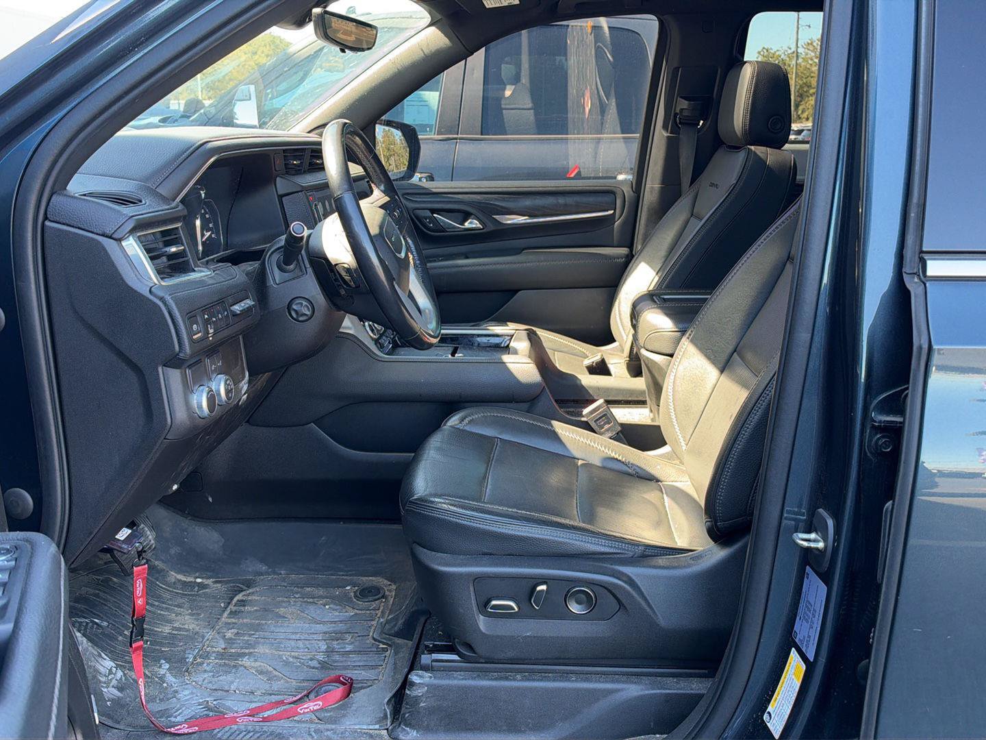 Used 2021 GMC Yukon Denali w/ Advanced Technology Package RWD image 4