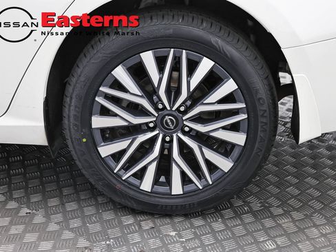 Used 2023 Nissan Altima 2.5 SV w/ SV Premium Package AWD/4WD image 32