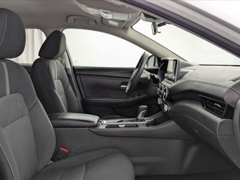 Used 2025 Nissan Sentra SV FWD image 22