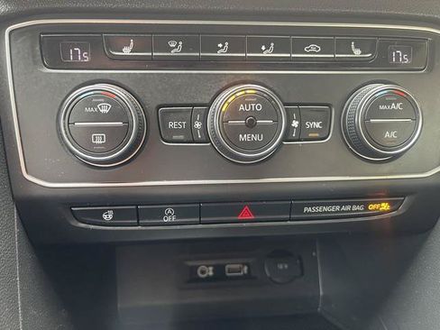 Used 2018 Volkswagen Atlas SE AWD/4WD image 25