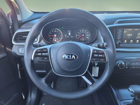 Used 2020 Kia Sorento FWD V6 image 12