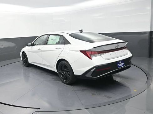 New 2026 Hyundai Elantra SEL Sport Premium FWD image 6